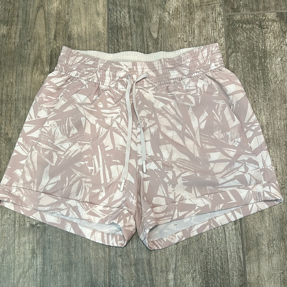Lululemon Spring Breakaway Short